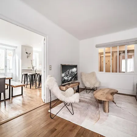 Brina - By Emerald 아파트