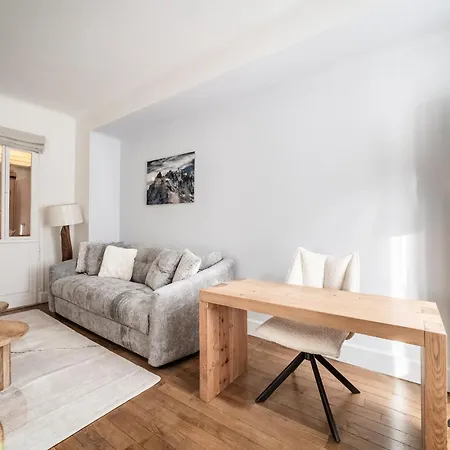 Brina - By Emerald Apartament *