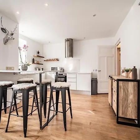Brina - By Emerald Apartament
