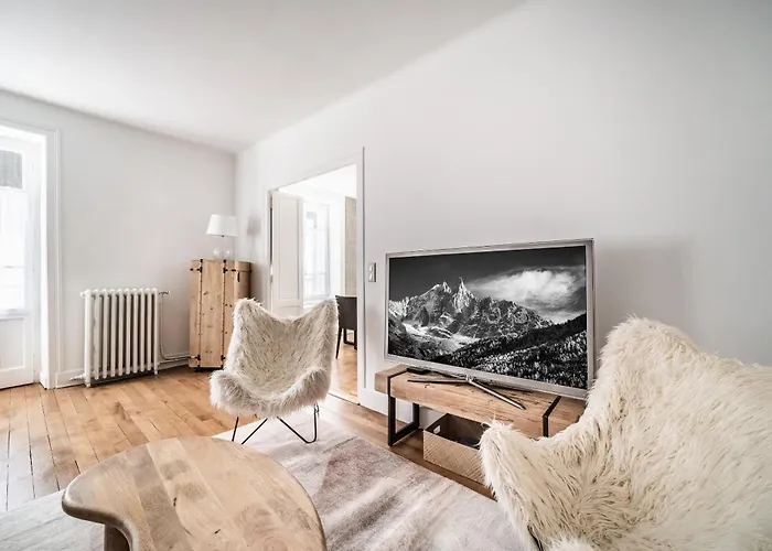 Brina - By Emerald 아파트