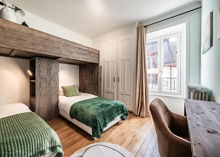 Brina - By Emerald 샤모니